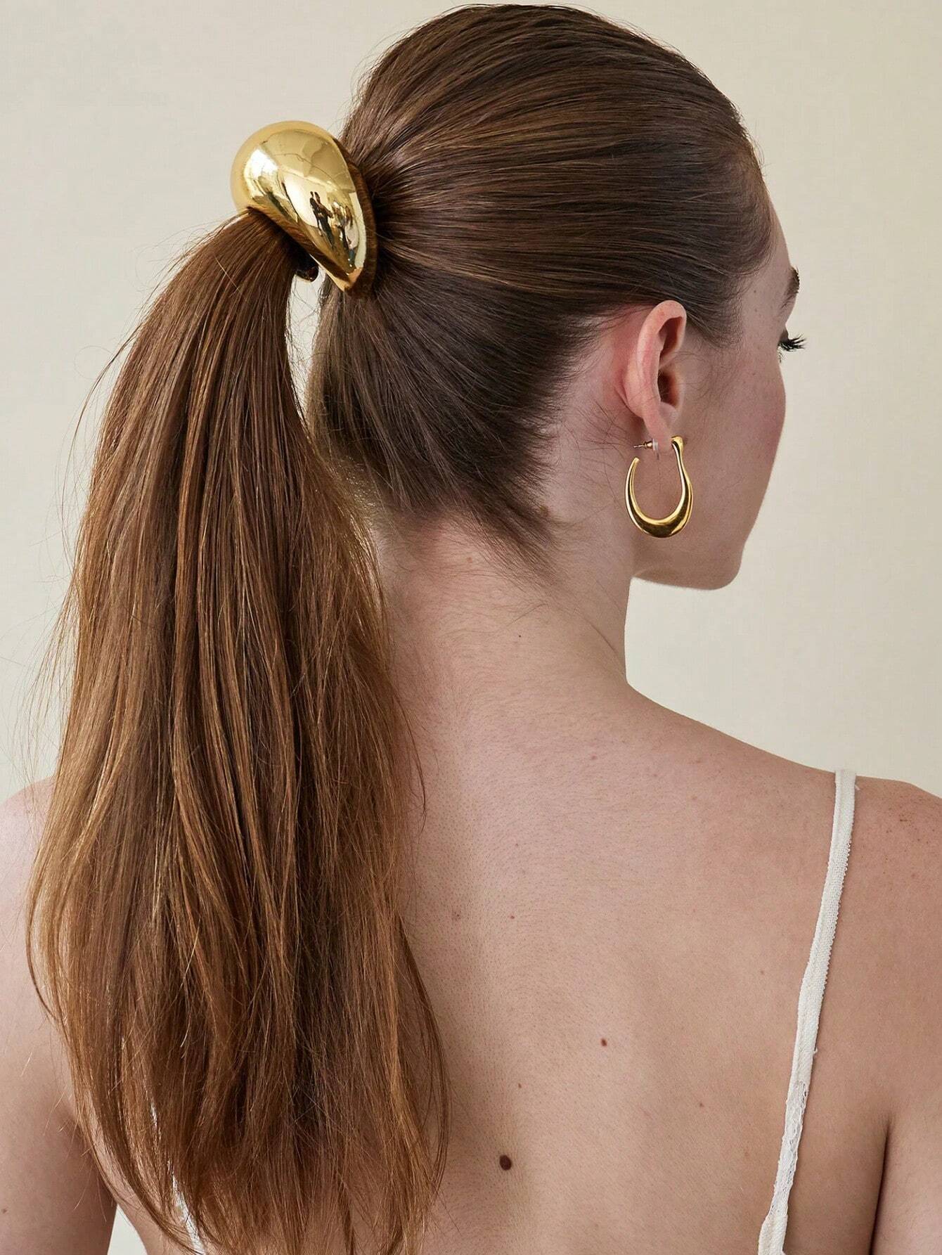 Sculpted Gold Curve Hair Tie