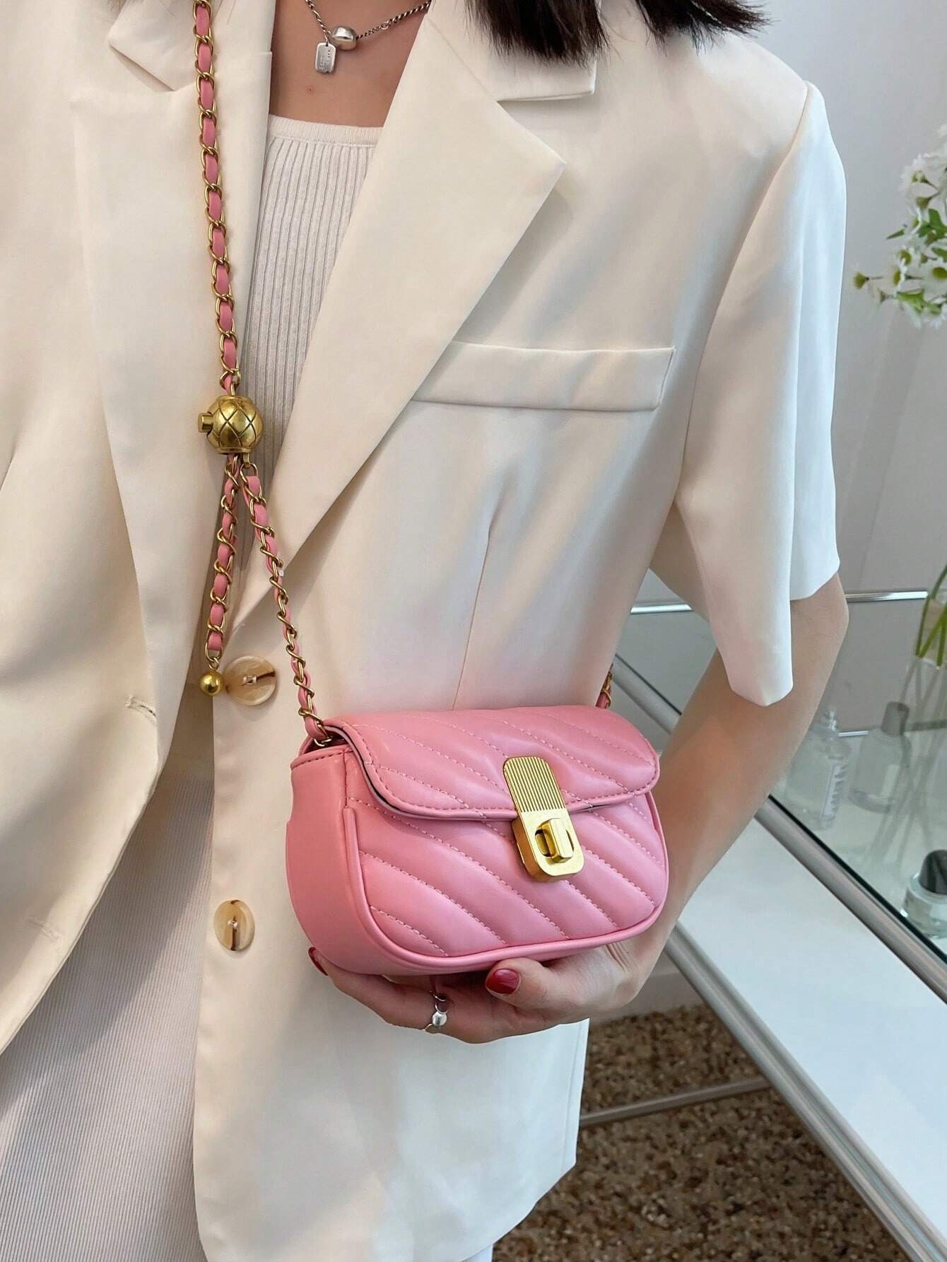 Minimal Quilted Chain Shoulder Bag
