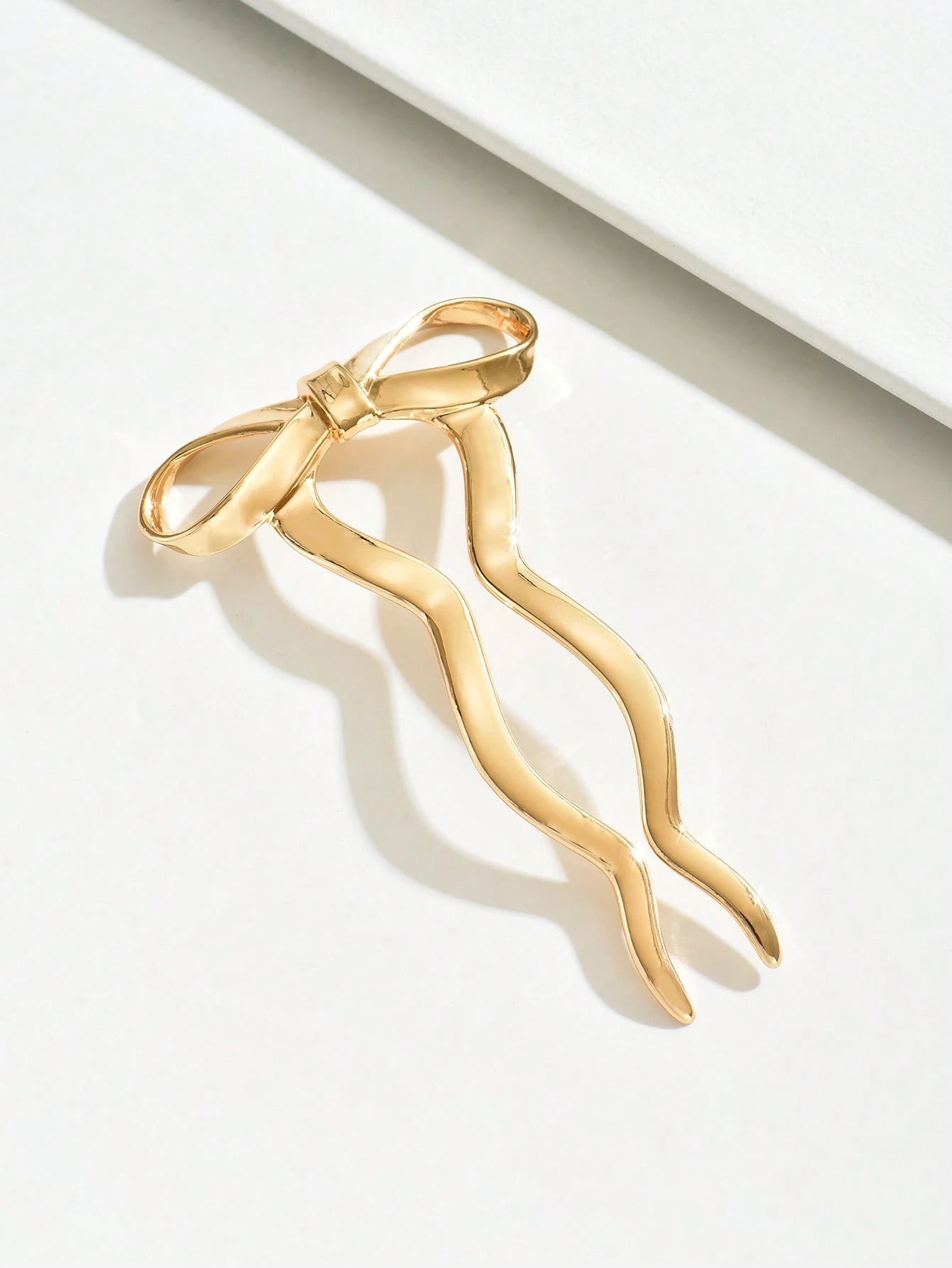 Sculpted Bow Hair Pin