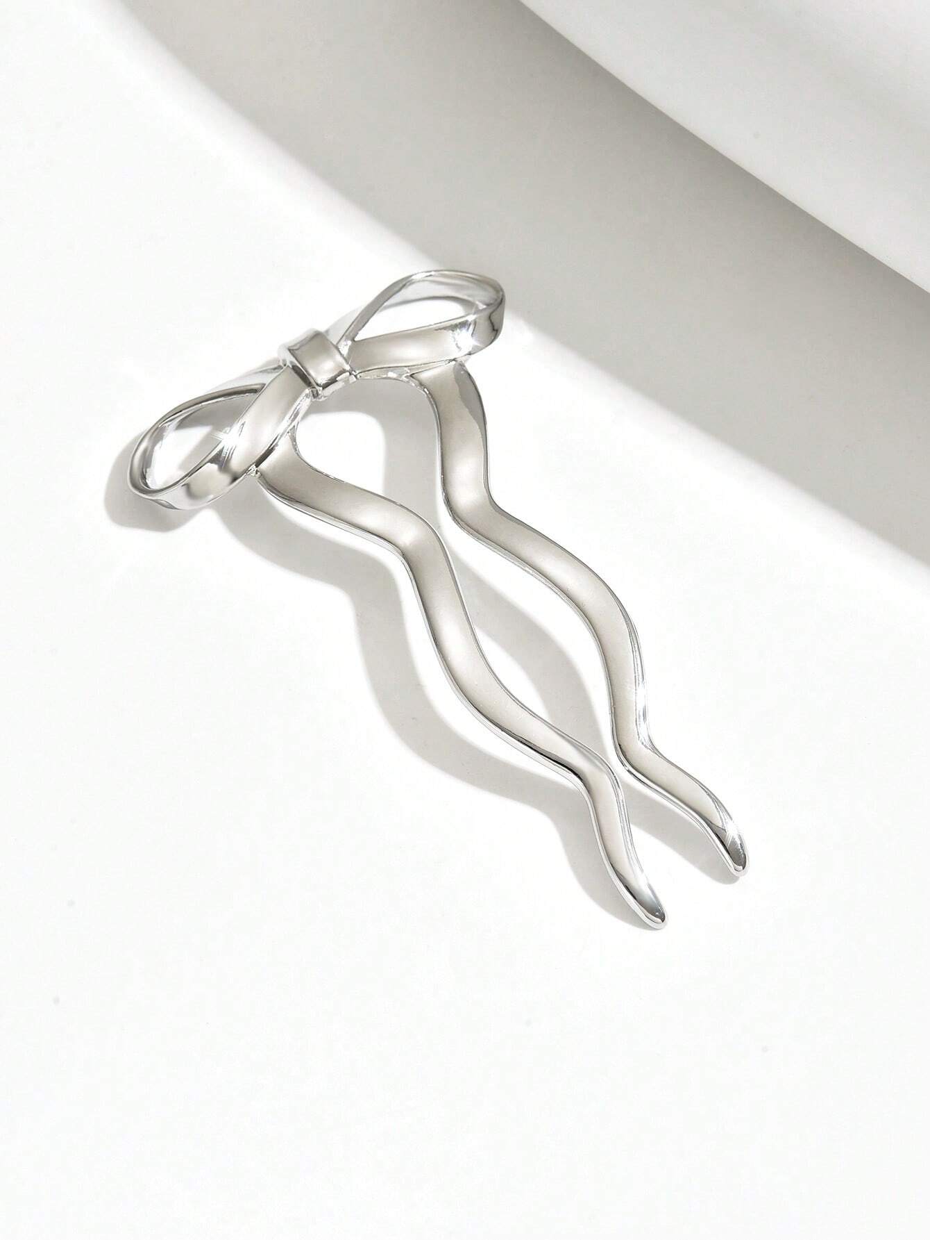 Sculpted Bow Hair Pin