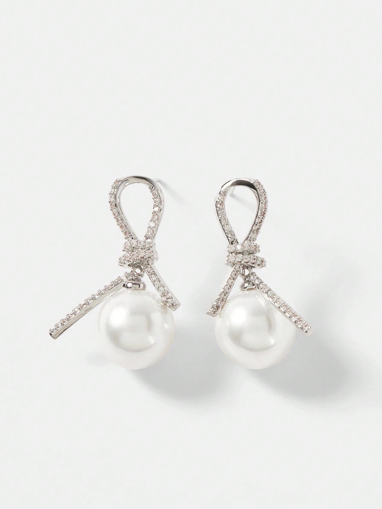 Parisian Twist Sculptural Studs – Vintage Gold Aesthetic
