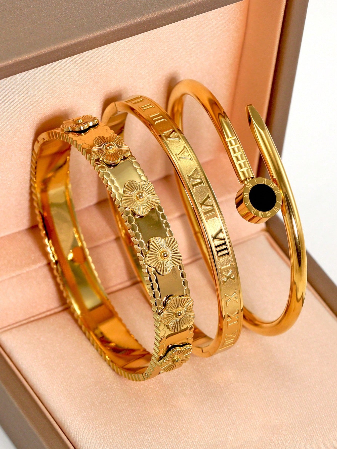 Golden Flora™ – Luxury 3-Piece Gold-Plated Bangle Set