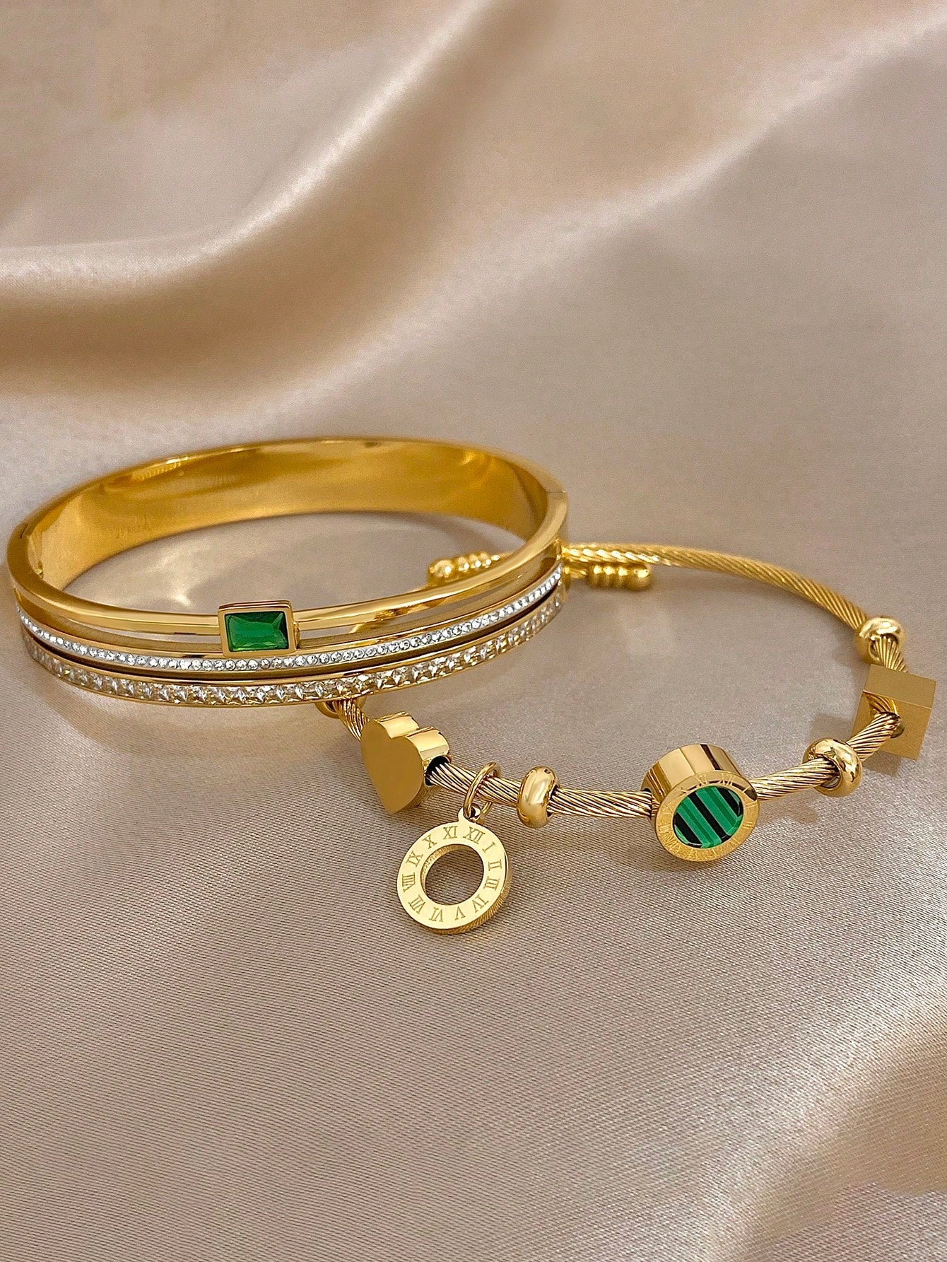 Gold-Plated Retro Bangle Bracelet Set with Green Crystal
