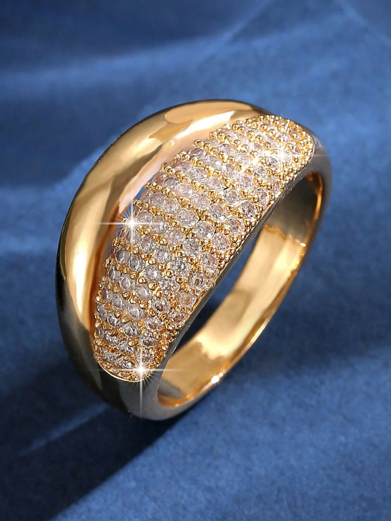 Luxury Oval Zirconia Statement Ring