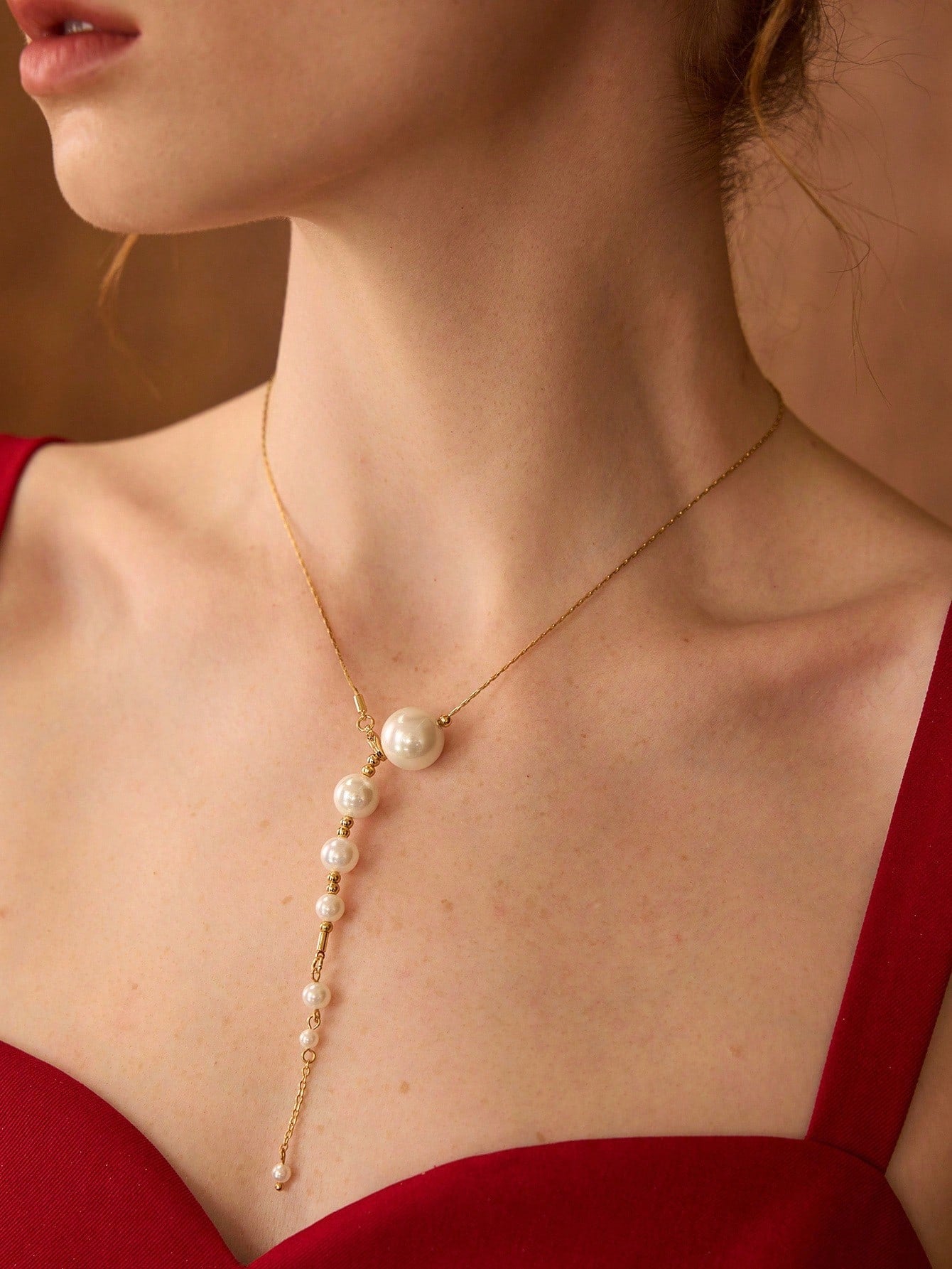 Elegant Pearl Drop Necklace