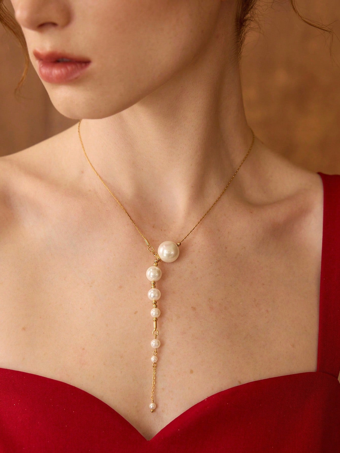 Elegant Pearl Drop Necklace