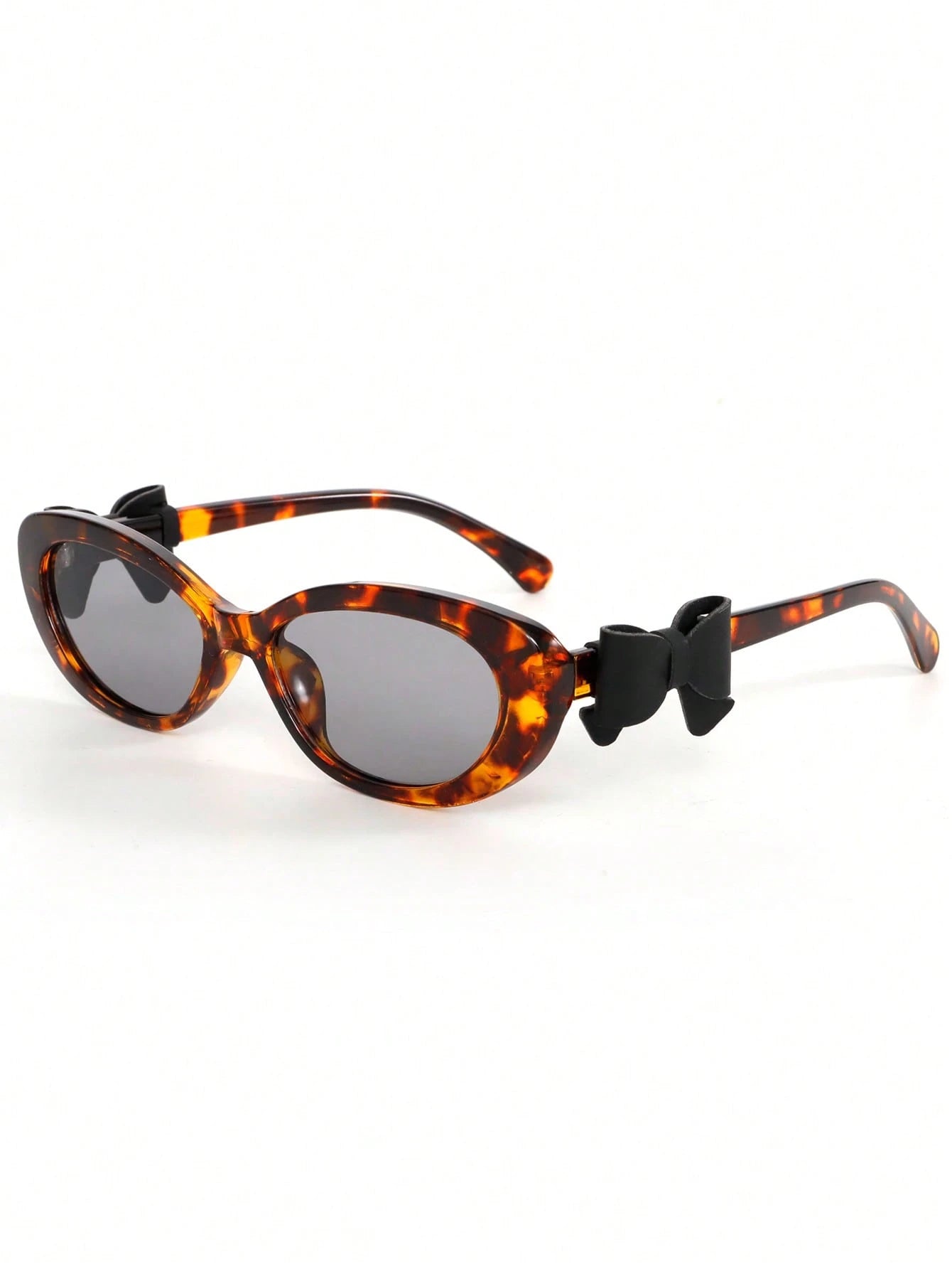 Camélia Vintage Oval Sunglasses