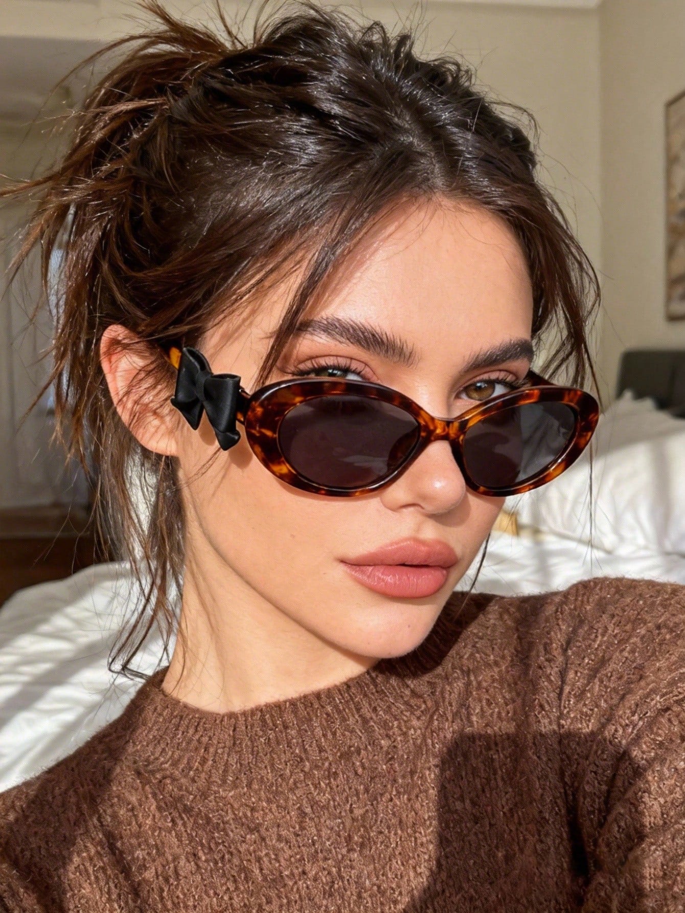 Camélia Vintage Oval Sunglasses