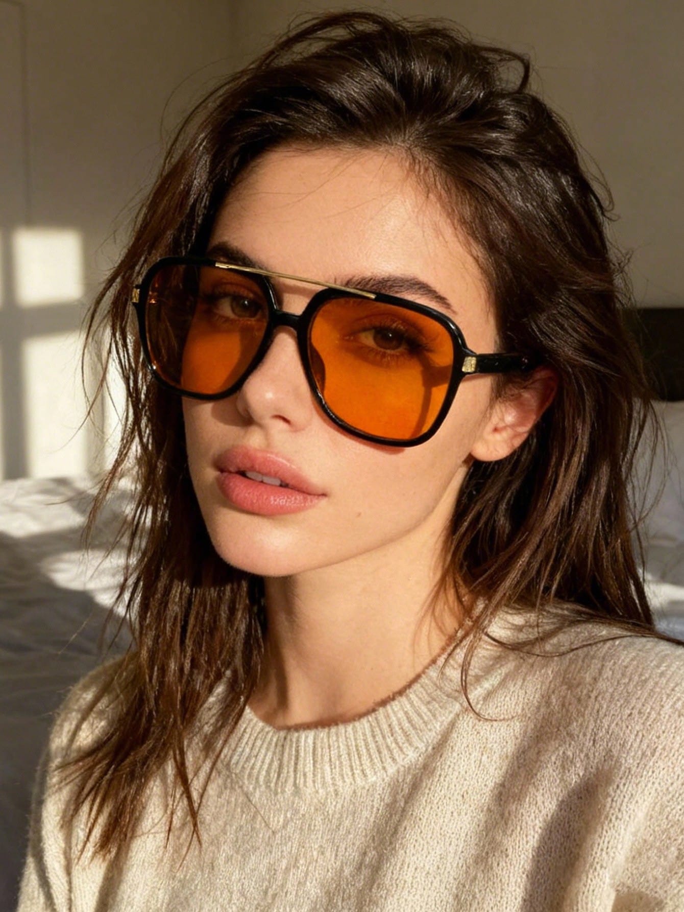 Aurelia Noir – Gold Accent Square Sunglasses