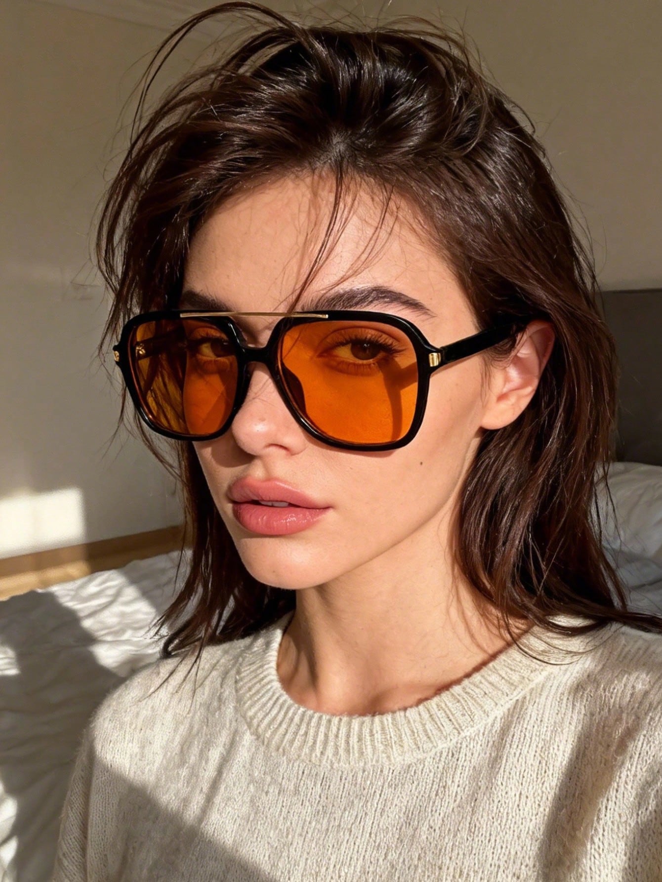 Aurelia Noir – Gold Accent Square Sunglasses