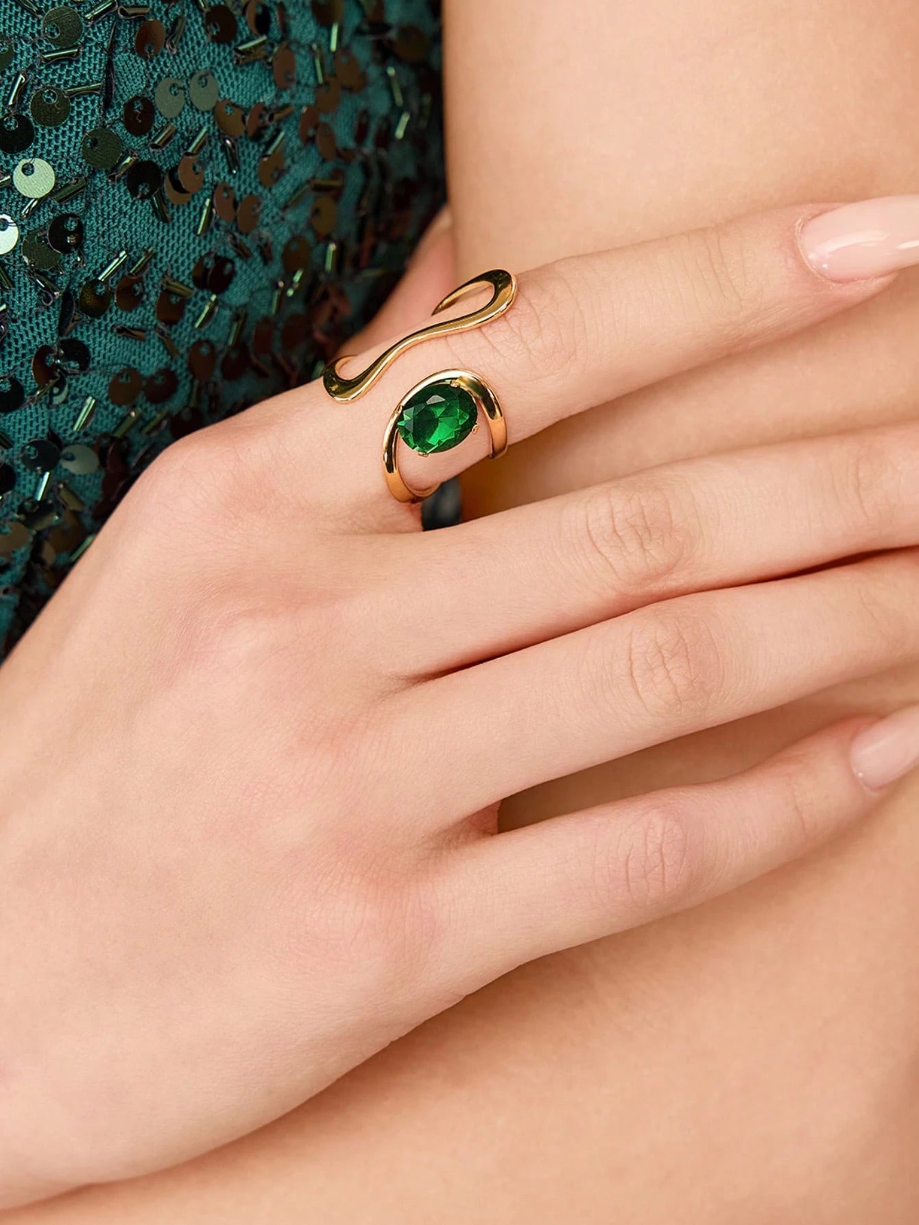 Emerald Curve Gold Ring