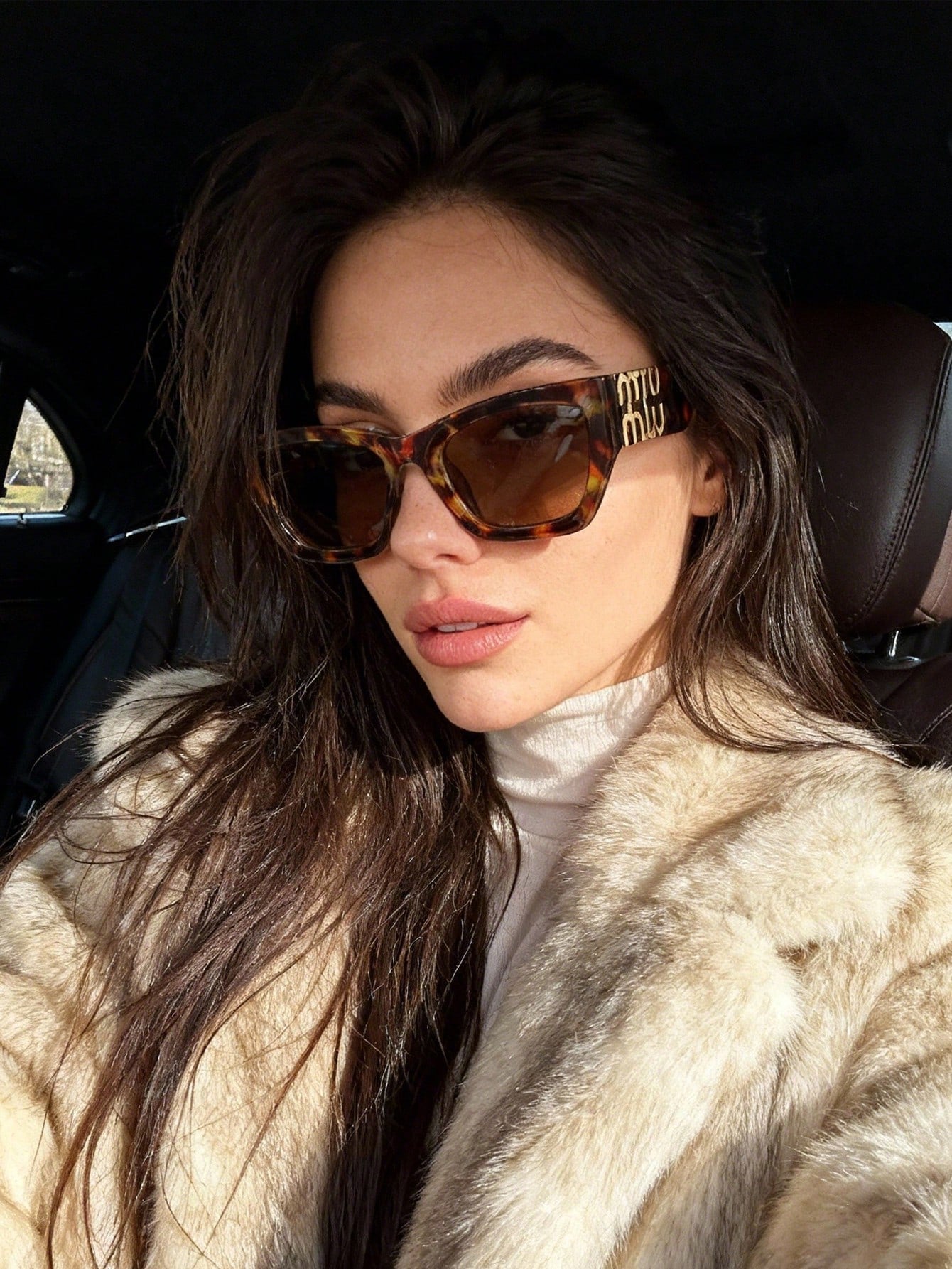 Leopard Luxe Square Sunglasses – Bold Elegance with Timeless Attitude